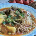 Stoofpot met lamsvlees en erwten