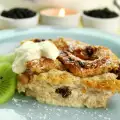 Oud brood cake met appels en noten