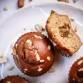 Pinda muffins met appelvulling