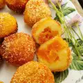 Knoedels met aardappel en abrikoos