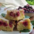 Eenvoudige cake met kersen
