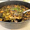 Ovengebakken rijst met zuring en wilde champignons