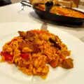 Vegetarische paella met smakelijke melkzwam