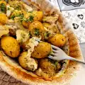 Nieuwe aardappelen met blauwe kaas uit de oven