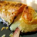 Bladerdeeg rol met geitenkaas en jam