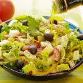 Hoe een salade op de juiste manier op smaak te brengen