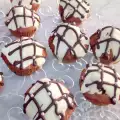 Chocolademuffins met witte chocoladeglazuur