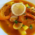 Mediterrane soep met mossel en garnalen