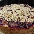 Pruimentaart met vanillesuiker en kaneel