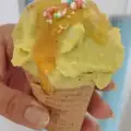 Zelfgemaakt ijs met avocado en banaan
