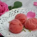 Sorbet van roos en aardbei