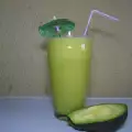 Smoothie met spinazie en avocado
