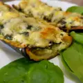Courgettebootjes gevuld met spinazie en kaas
