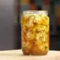 Bloemkool met kurkuma en maanzaad op zuur