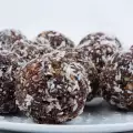 Veganistische balletjes met amandel en dadel