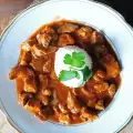 Wijn kebab met rode wijn in een multicooker