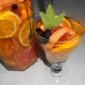 Wijn met citrusvruchten en bosbessen