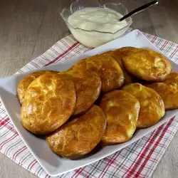Snelle witte kaasbroodjes zonder kneden