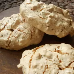 Lelijke Italiaanse walnootkoekjes (Brutti ma buoni)