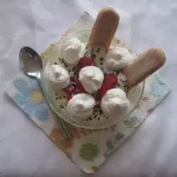 Vanillecrème met aardbeien en lange vingers