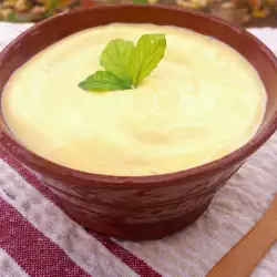 Zelfgemaakte mayonaise met olijfolie en rucola