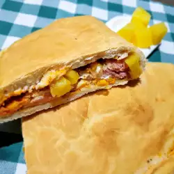 Калцоне с Шунка и Ананас (ЗА ПРЕВОД)