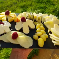 Kaas en fruit schotel voor gasten