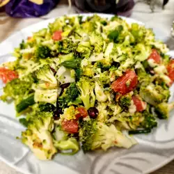 Salade met grapefruit en rauwe broccoli