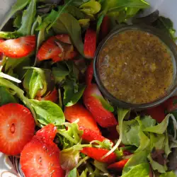 Salade met aardbeien en chiazaad