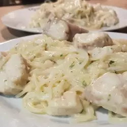 Spaghetti met zeeduivel en saus
