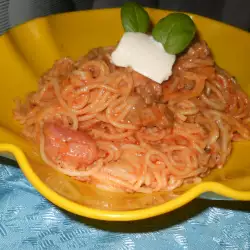 Spaghetti met gehakt en zure room