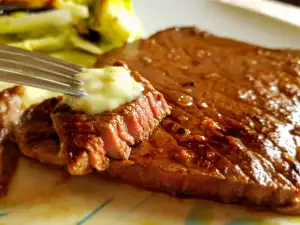 Ossenhaas met Roquefortsaus