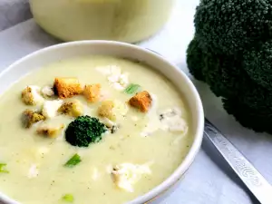 Roomsoep met broccoli en blauwe kaas