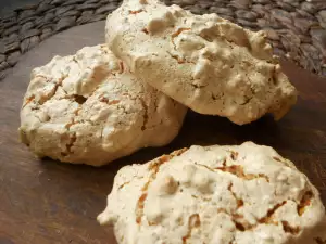 Lelijke Italiaanse walnootkoekjes (Brutti ma buoni)