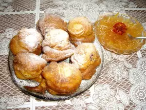 Boechties van yoghurt - Bulgaarse oliebollen