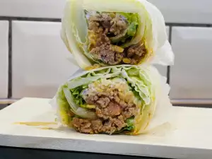 Keto Mexicaanse burrito met sla
