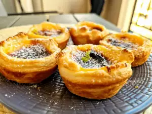 Portugese bladerdeegtaartjes met custard (Pasteis de nata)