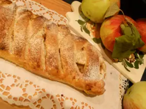 Bladerdeeg kaneelrolletje met appel