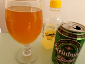 Clara met citroen (Clara con limon)