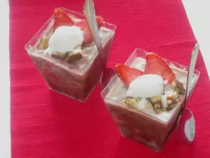 IJsdessert met aardbeien