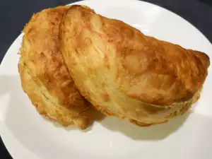 Empanadas met rundergehakt en groene olijven