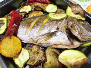 Ovengebakken rode zeebrasem met aubergine en courgette