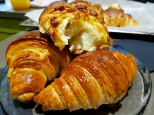 Croissants met een honingkorst