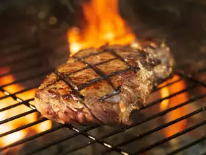 Kalfsbiefstuk van de grill met rode wijn