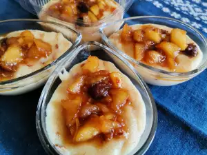 Griesmeel pudding met gekarameliseerd fruit