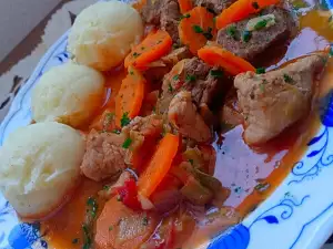 Goulash met varkensvlees en rundvlees