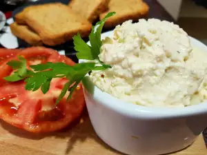 Pittige en snelle spread met witte kaas en cottage cheese