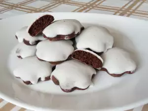 Cacaokoekjes met wit glazuur