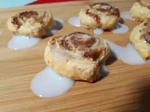 Kaneelbroodjes met glazuur