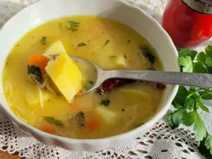 Vegan aardappelsoep met noedels